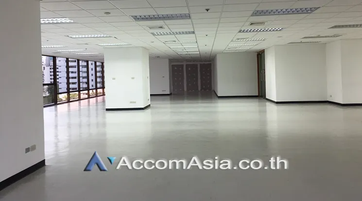 unit Office space For Rent in Phaholyothin, Bangkok  near MRT Phetchaburi (AA18409)